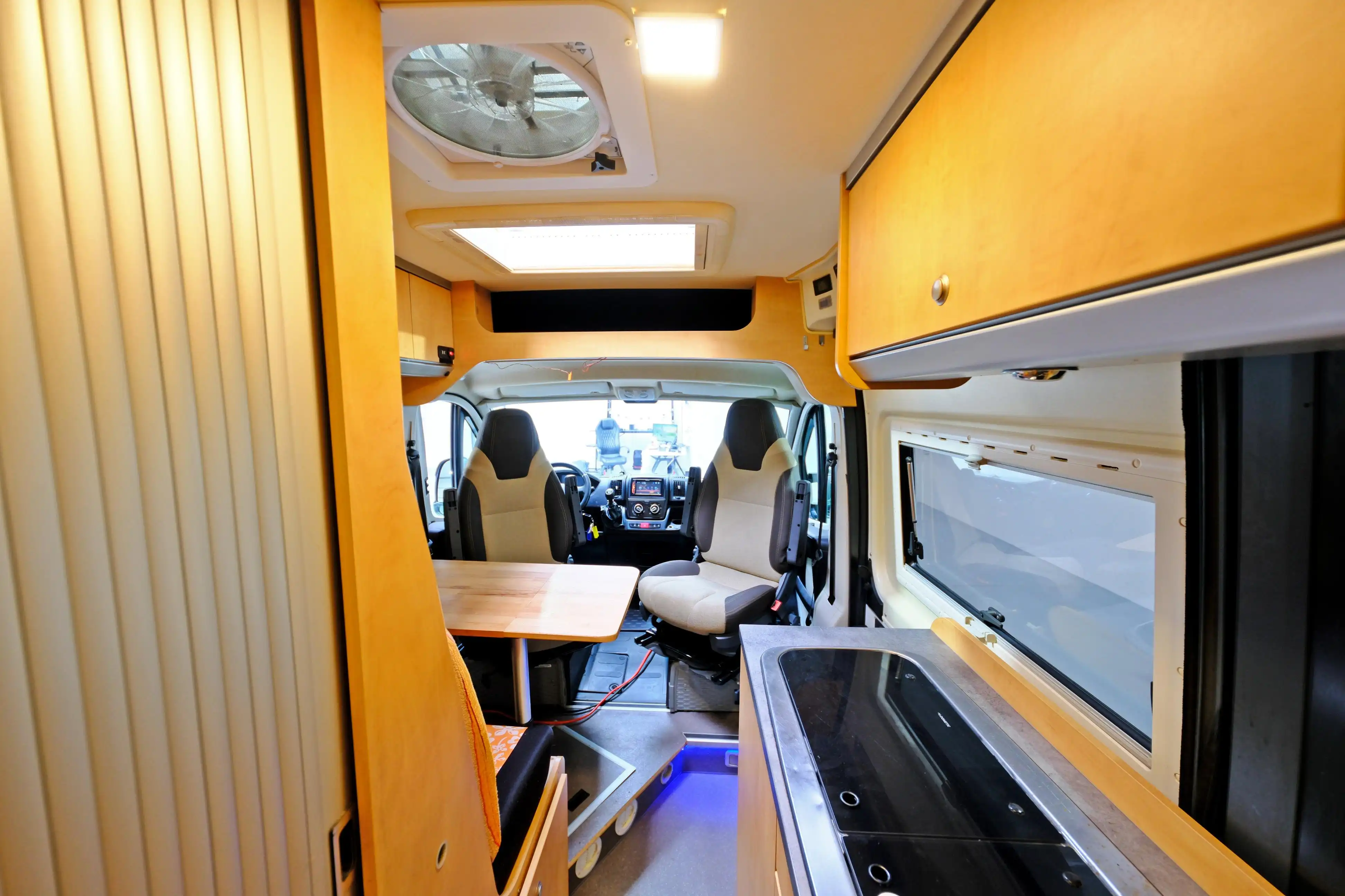CLEVER Van 600 Celebration